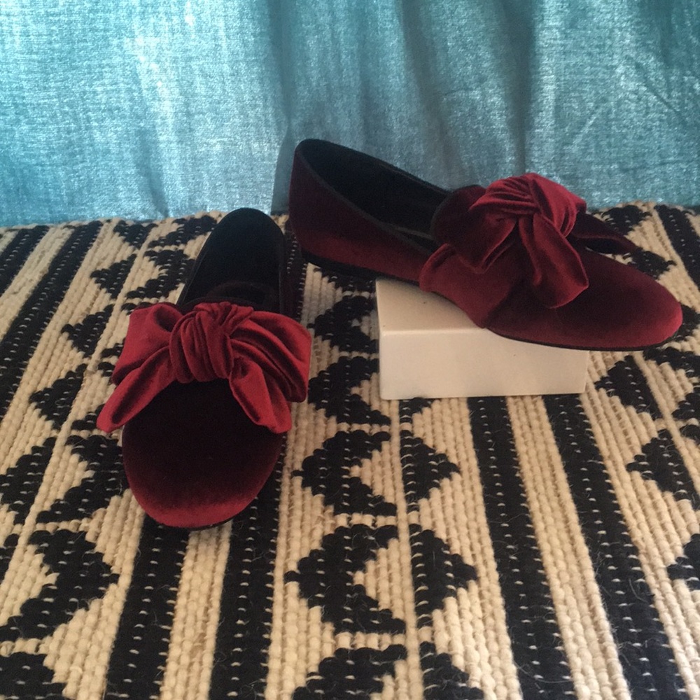 NWOT Red Velvet Loafers! Size 10